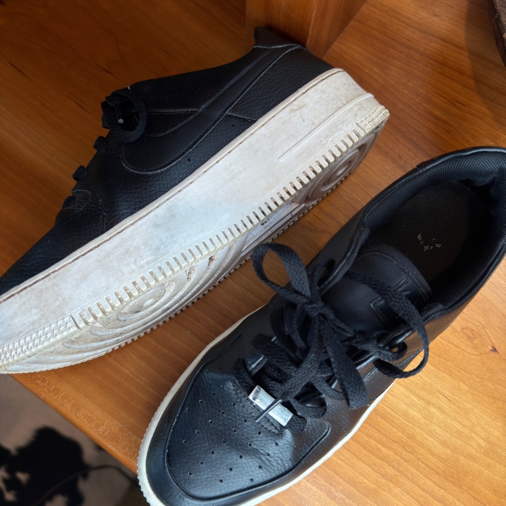 Women’s Nike Air Force 1s - Picture 2 of 4
